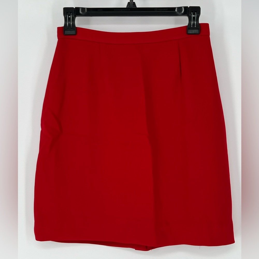 PETITE SOPHISTICATE ELEGANT LITTLE RED SKIRT FULLY LINED W/BACK ZIPPER